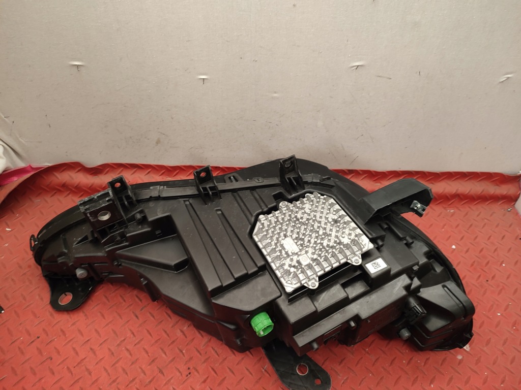 Alfa romeo stelvio рестайлінг  full led гарний стан європа фара ліва в Україні