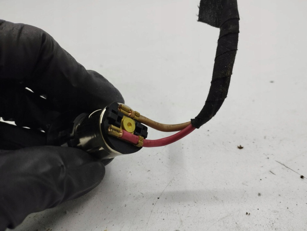 Ford c-max 2 2012 роз'єм 12v задній am5t19n236aa Недорого