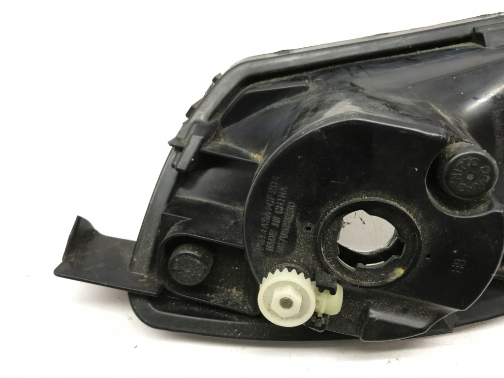 Лампа протитуманна перед права peugeot 308 408 308cc 308sw 9670528280 Зі Шроту