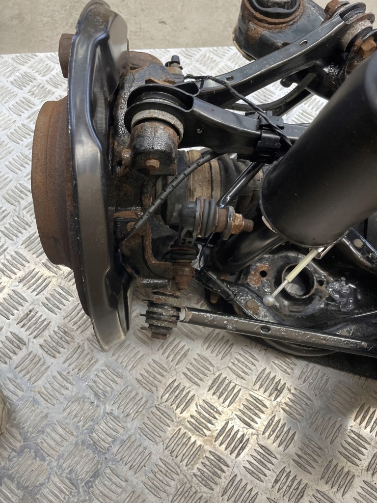 Bmw f30 f31 подвеска балка подрамник подрамник задний  задняя подрамник 6857636 Недорого