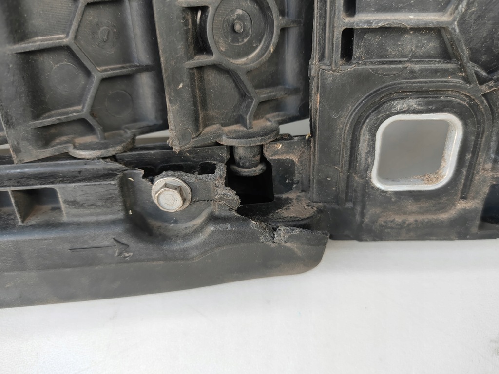 фото №7, Mercedes c-klasa w206 жалюзи впуск воздуха