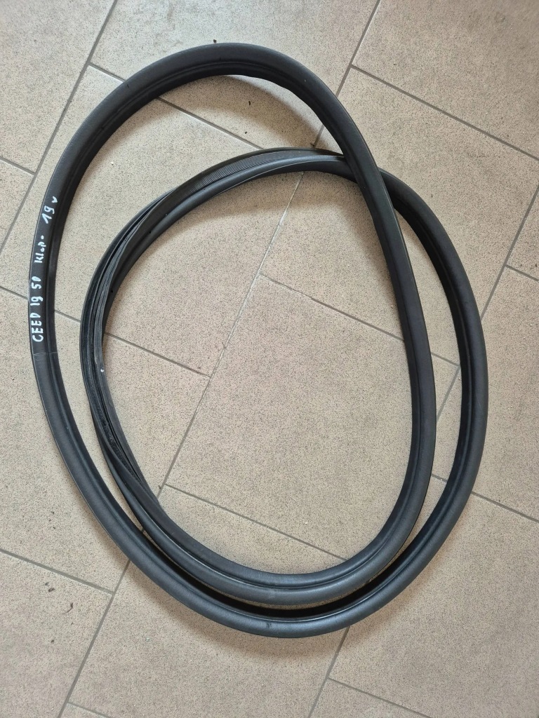 фото №1, Kia ceed iii 18-21r hb прокладка крышки багажника