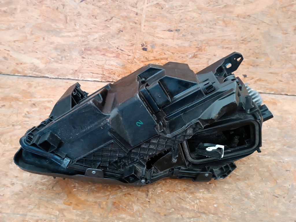 Лампа правий перед eu full led mercedes gla w156 a1569067000 Зі Шроту