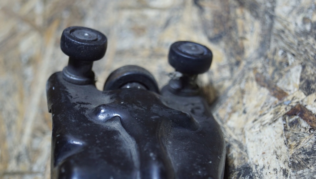 фото №7, Петли дверь левый chrysler grand voyager 05020673ad