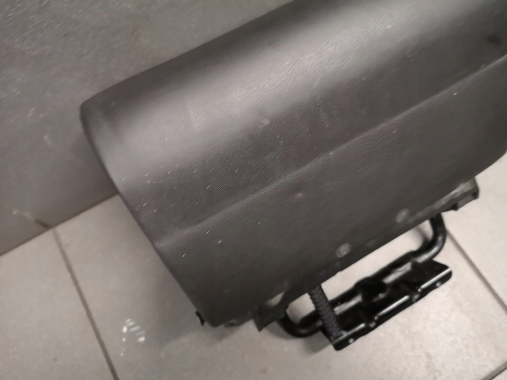 фото №9, Подголовник средний сиденье audi a8 d2 чёрный