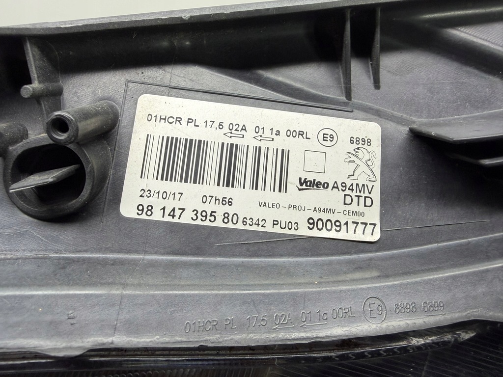 фото №13, Peugeot 2008 lift лампа передняя правый перед 9814739580