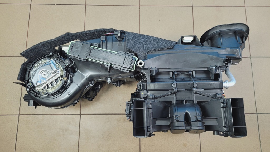 фото №8, Mercedes w206 c220 отопитель воздуходувка a2069064401 a2068300400