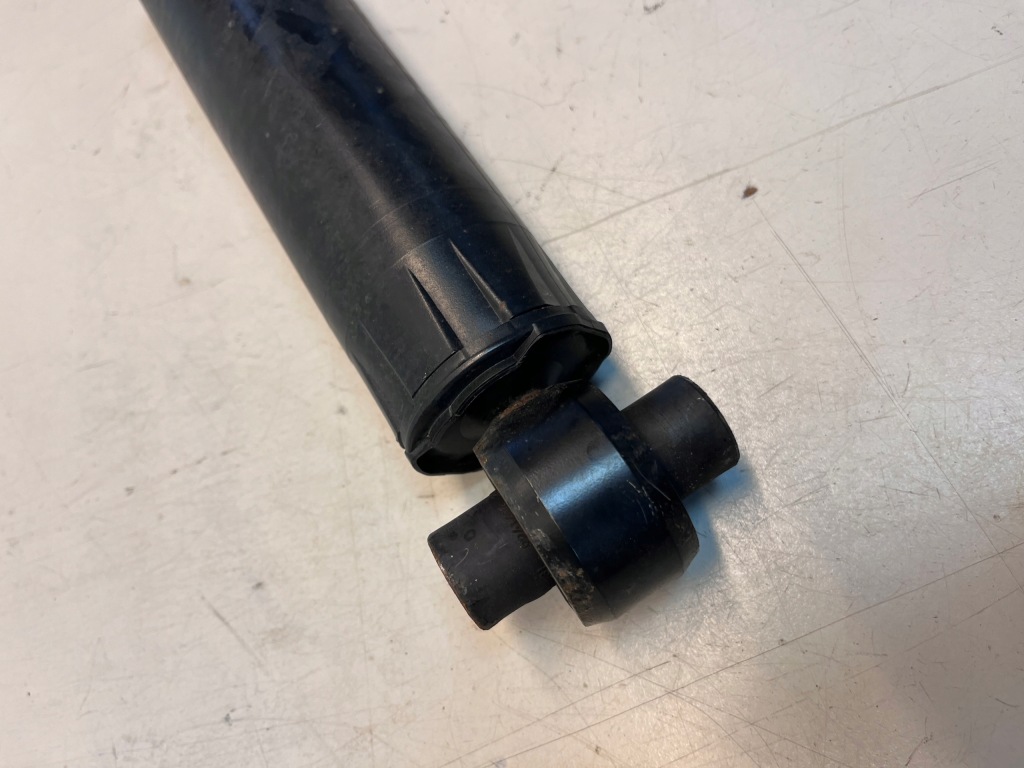 фото №2, Амортизатор правый задняя renault kadjar другой 56210hv03a 1.3