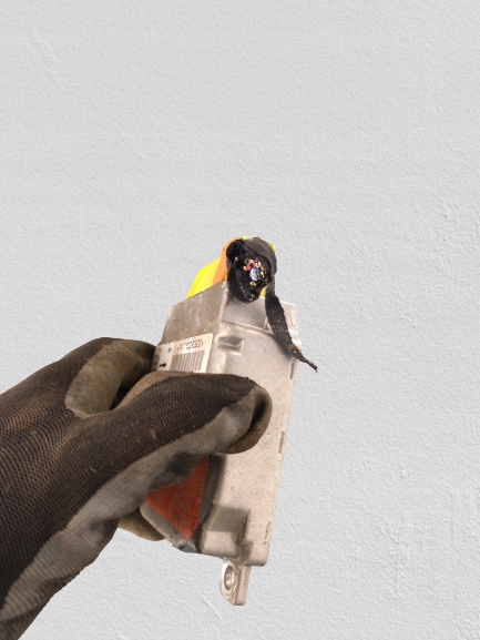 Датчик подушка безопасности a4 b5 98r Цена