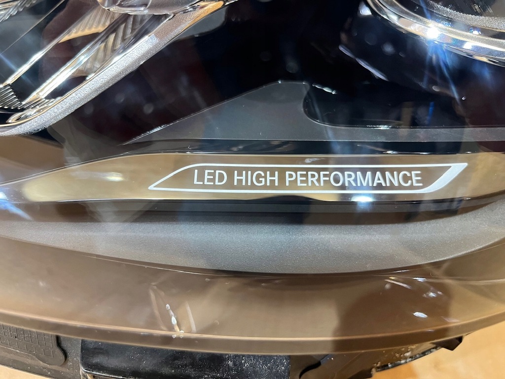 фото №8, Idealny kpl.przod mercedes c c300 w206 led w колір 040 22r 1