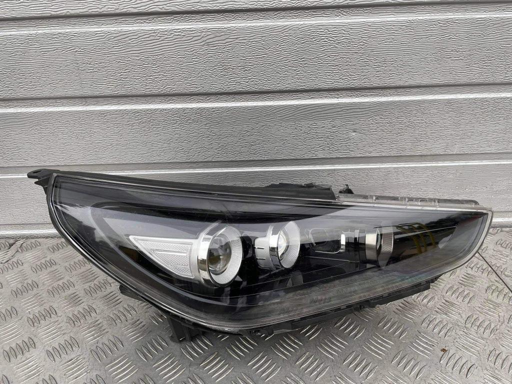 Купить Hyundai i30 фара правый  перед full led g421-21060