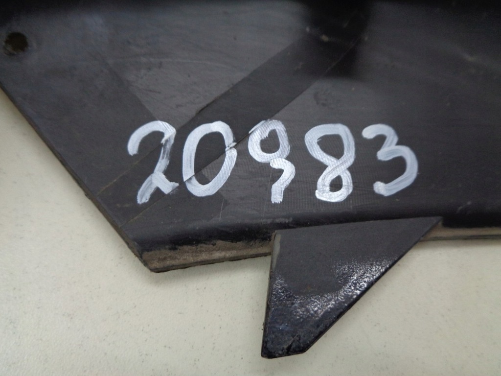 фото №6, Mercedes cla w118 amg молдинг бампер правий перед