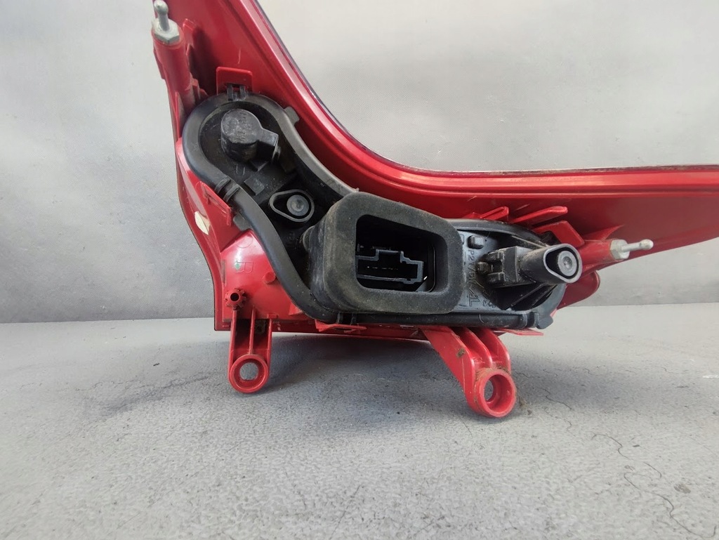 фото №9, Peugeot 3008 ліва лампа задня europa