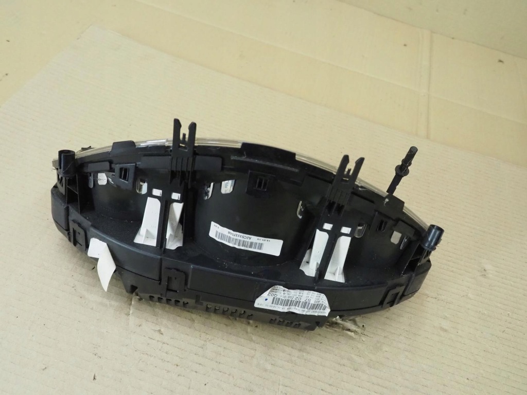 Mercedes w204 приборы счетчик 2049005702 idealne Недорого