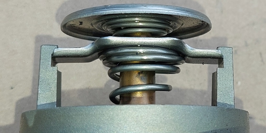 фото №8, Mercedes w220 w163 w211 4.0 cdi термостат