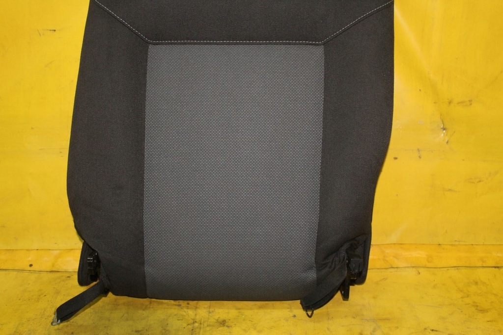 Спинка сиденье правый задний  zafira b 2 ряд Доставка