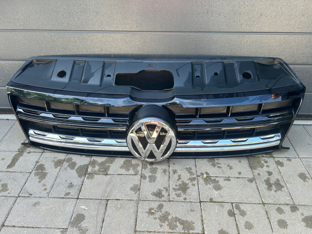 фото №1, Vw amarok lift 2h6853651 хром решётка радиатора решётка радиатора 2015-
