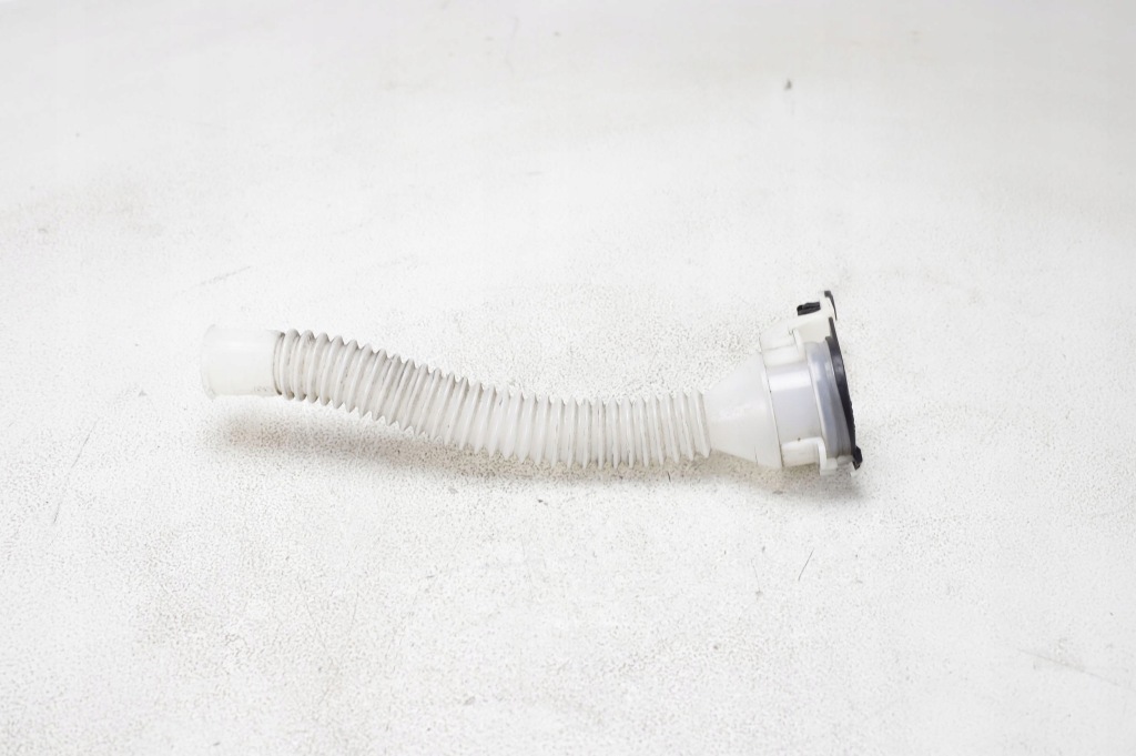 Купить 2016 toyota rav 4 xa40 трубка заливной распылителя 001006001007