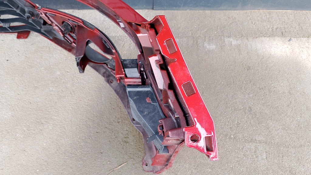 Renault megane iv 4 бампер перед передній комплектний  решітка радіатора ґрати плита Недорого