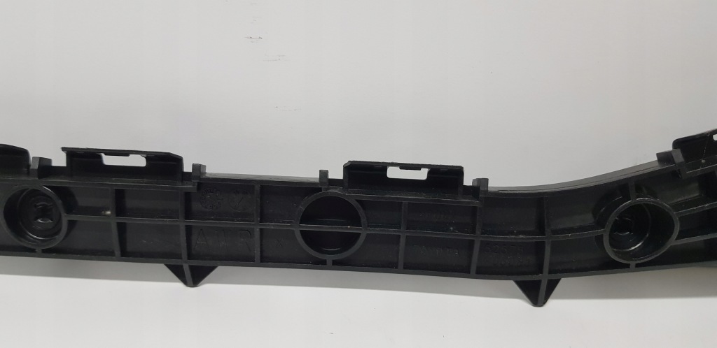 Avensis t27 08-18 kom. кронштейн  держатель бампер крыло задний правый 52575-05061 Цена