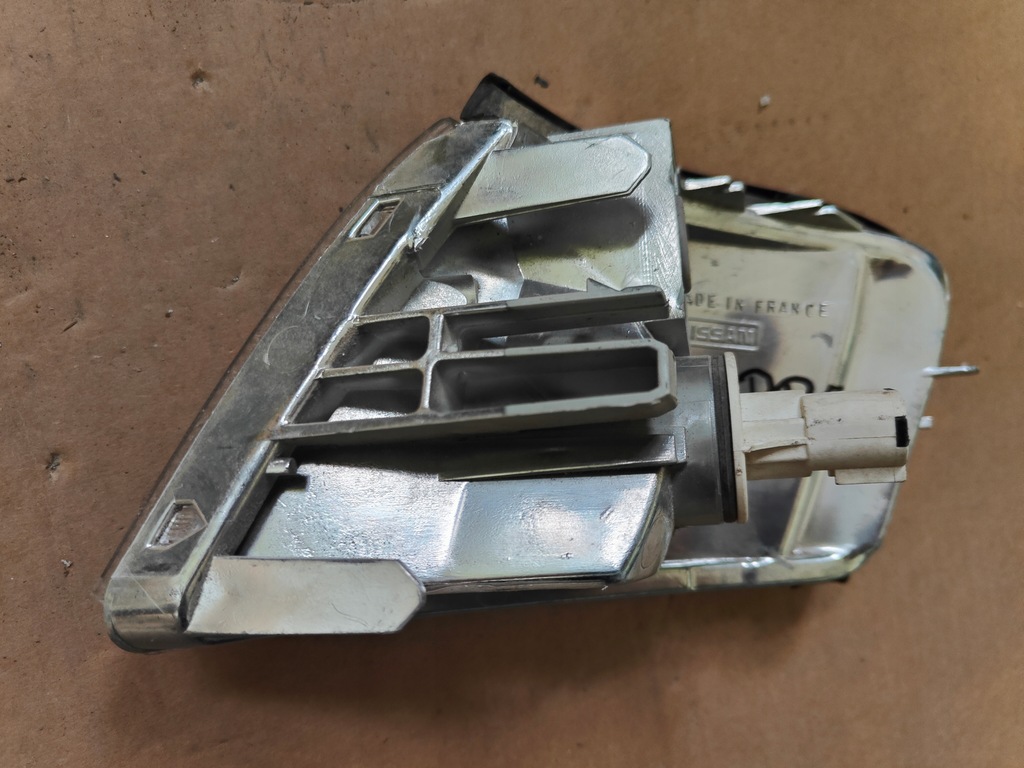 фото №8, Поворотник правий nissan primera p11 11.96- 261302f000