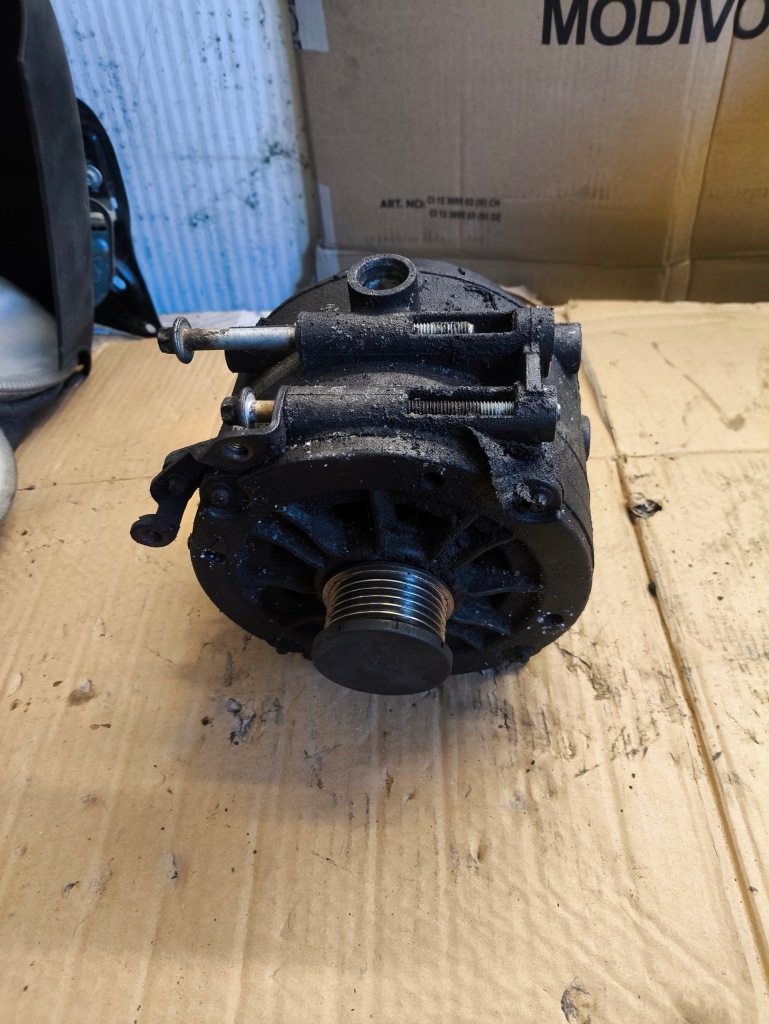 Купить Mercedes w209 генератор mercedes-benz sprinter a0001502550 ?