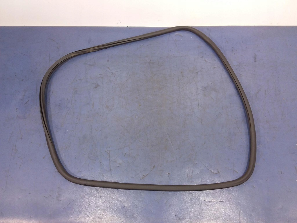 фото №1, Porsche panamera i 970 прокладка дверь задняя левая