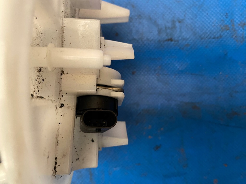 Mercedes насос топлива 2054708501 в Украине