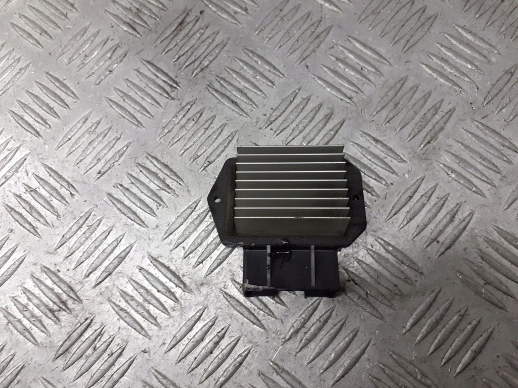 фото №1, Резистор вентилятор toyota avensis t25 499300-2121