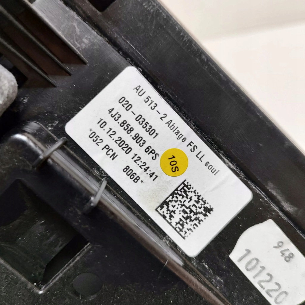 фото №6, Audi e-tron gt 2022 element панелі приладової панелі / dół