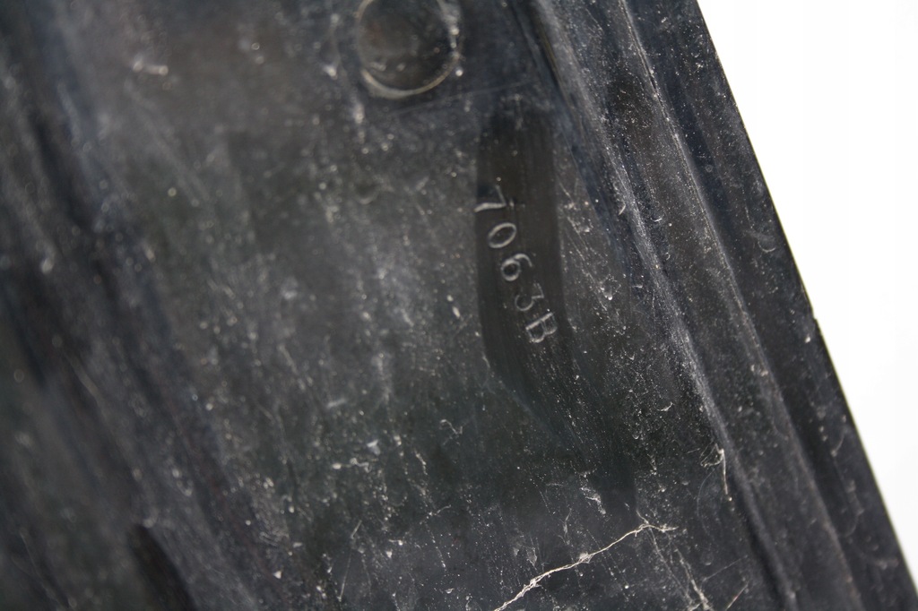 фото №11, Капот крышка двигателя volvo c30 czarna