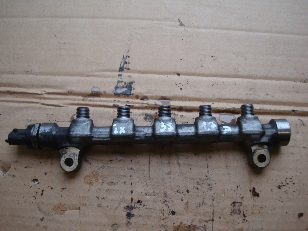 фото №1, Hyundai ix35 1.7 молдинг впрыскная 0445214181