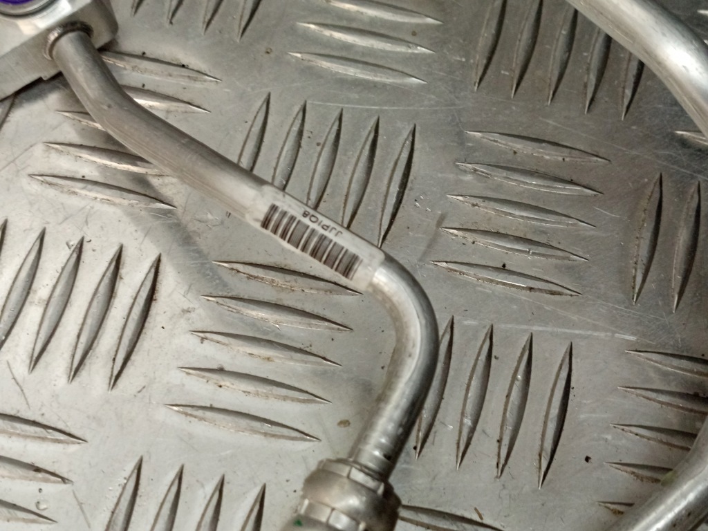 Bmw u06 u11 шланг труба пабтрубок  кондиционера 5a27124 Цена