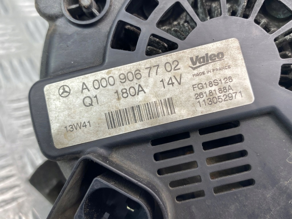 Mercedes e250 cdi w212 генератор a0009067702 om651 в Україні