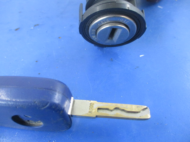 фото №5, Fiat idea замок зажигания+ ручка левая 132/f+kluczyk