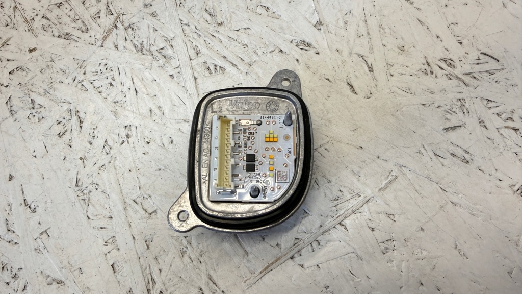 фото №1, Opel corsa f модуль лампи led 90195123