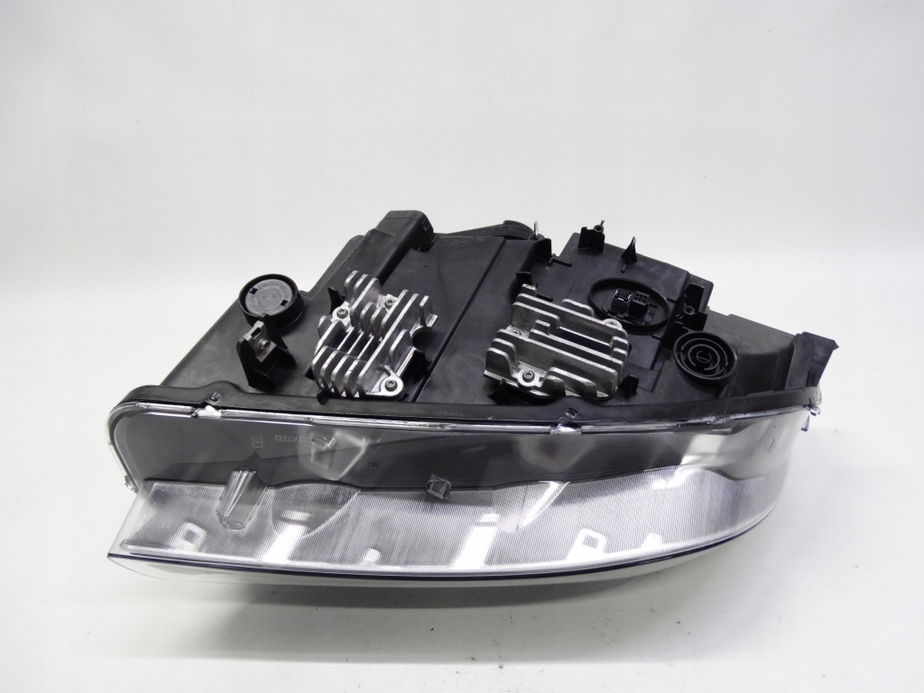 Bmw x1 e84 рестайлінг  lci 12-15 фара правий bi-xenon некерований +led 7290262 нова в Україні