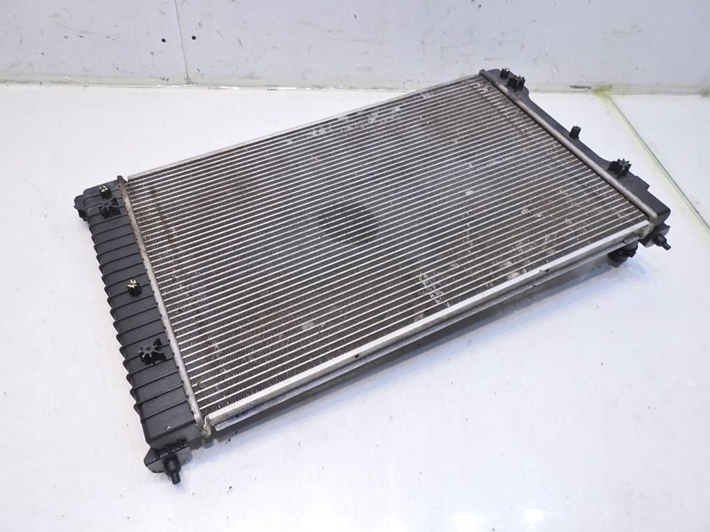 фото №10, Радіатор wody audi a4 b7 2.0 tfsi 8e0121251ap