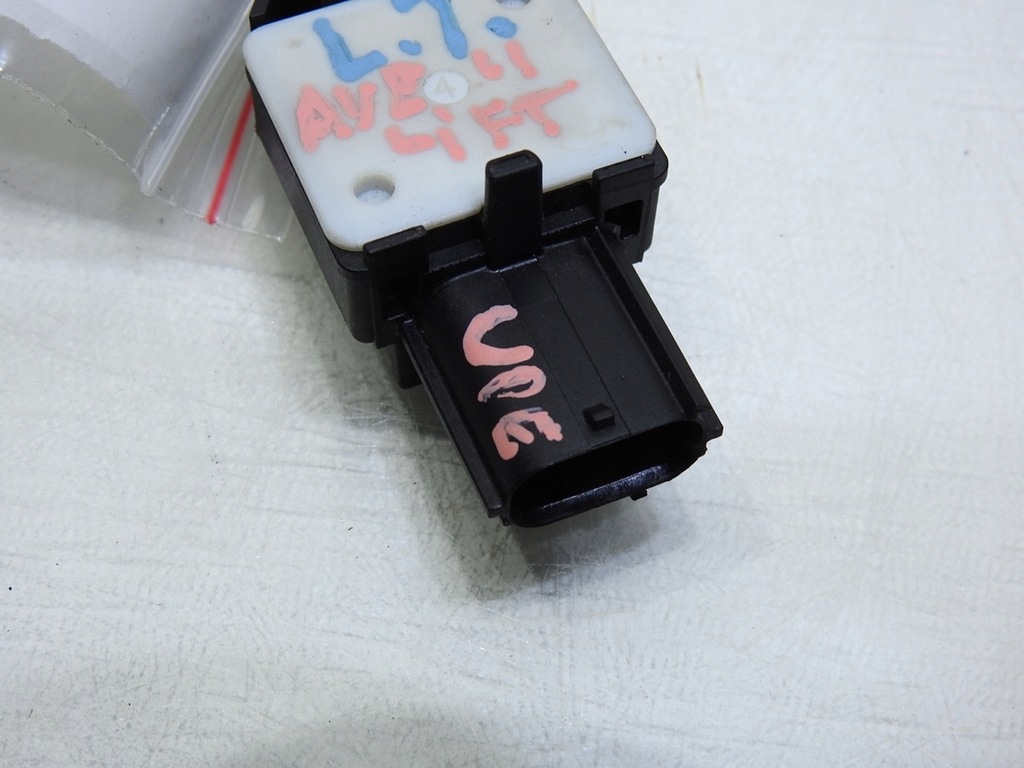 фото №7, Датчик ударный toyota avensis ii t25 lift