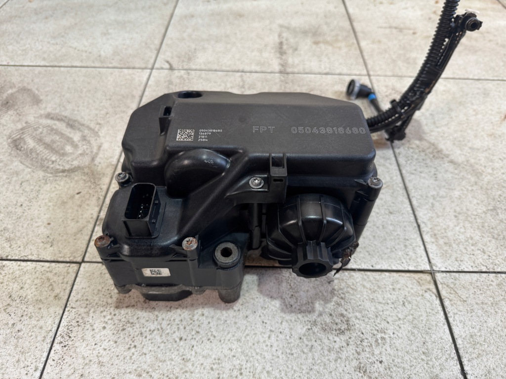 Купити Насос модуль adblue iveco stralis hi-way 05043818680