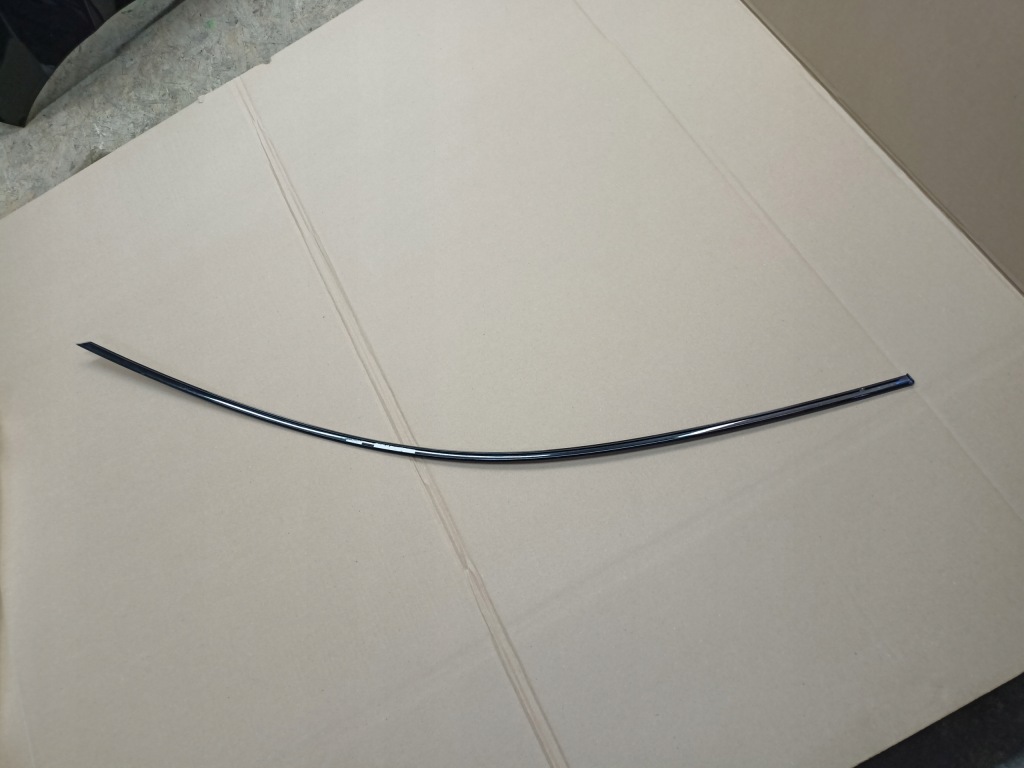 фото №1, Молдинг дверь передних audi a3 s3 8v 8va837643a