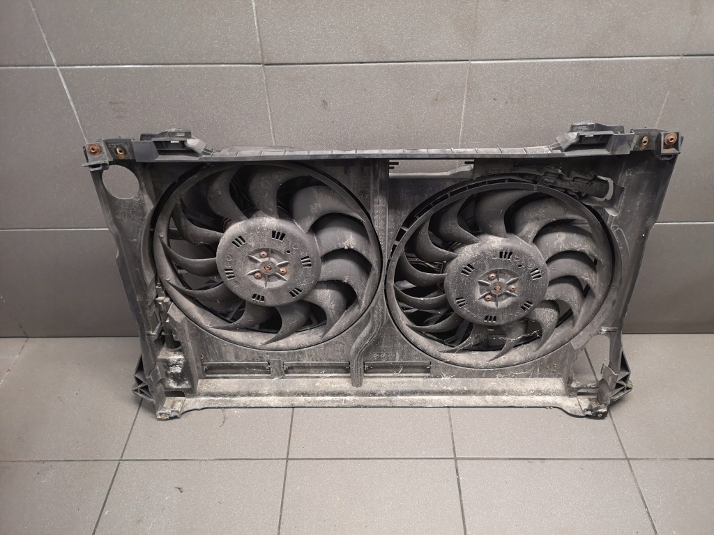 фото №1, Вентилятор корпус audi s8 d3 5.2 fsi 4e0121205n