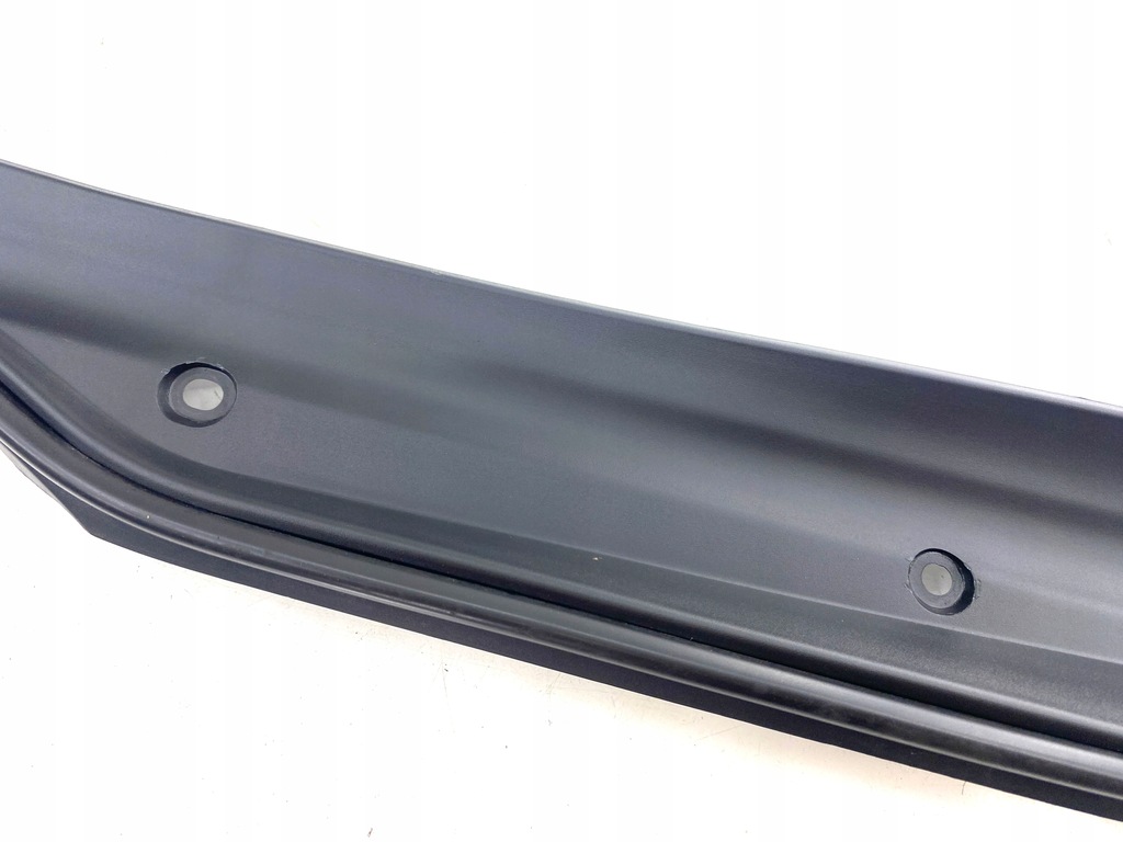 фото №13, Молдинг крышки багажника правая датчик доводчик tesla s eu org