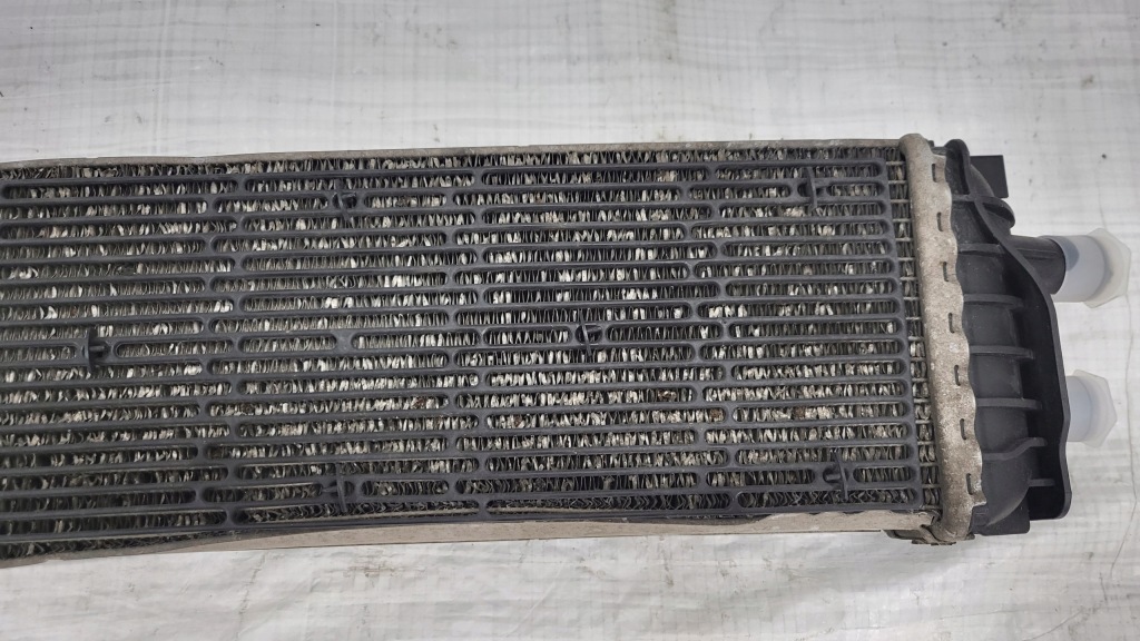 Інтеркулер радіатор повітря audi a4 a5 a6 2.0 8w0145804 Зі Шроту