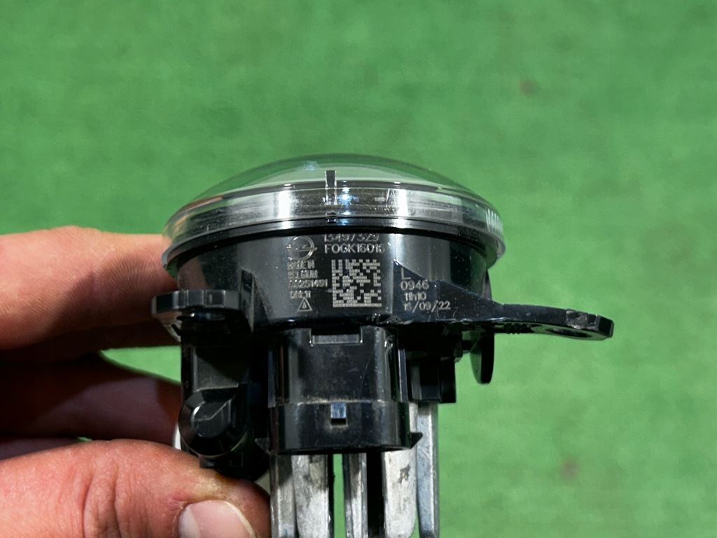 Opel corsa f противотуманная фара led drl левый 13497329 Цена