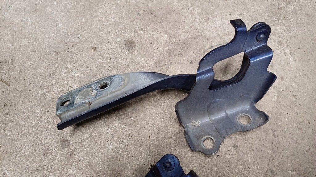 фото №2, Daihatsu materia петля капот