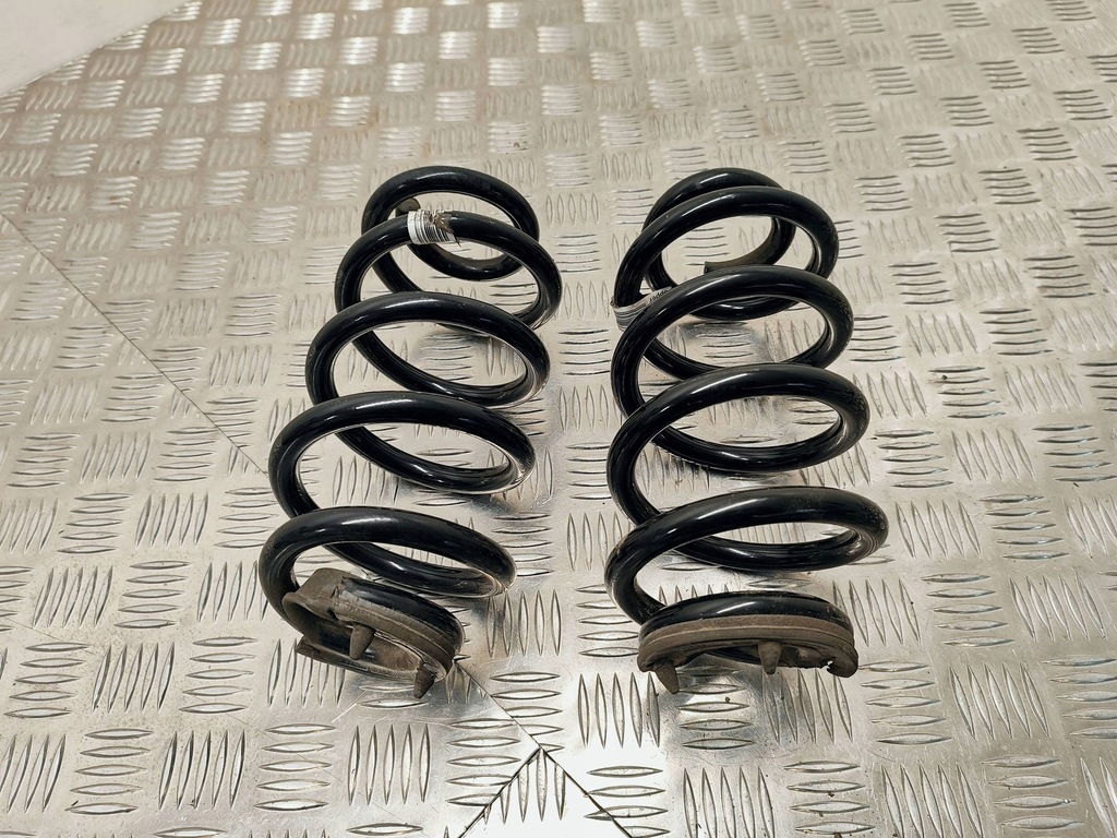 фото №1, Bmw 2 f46 2016 пружина задняя