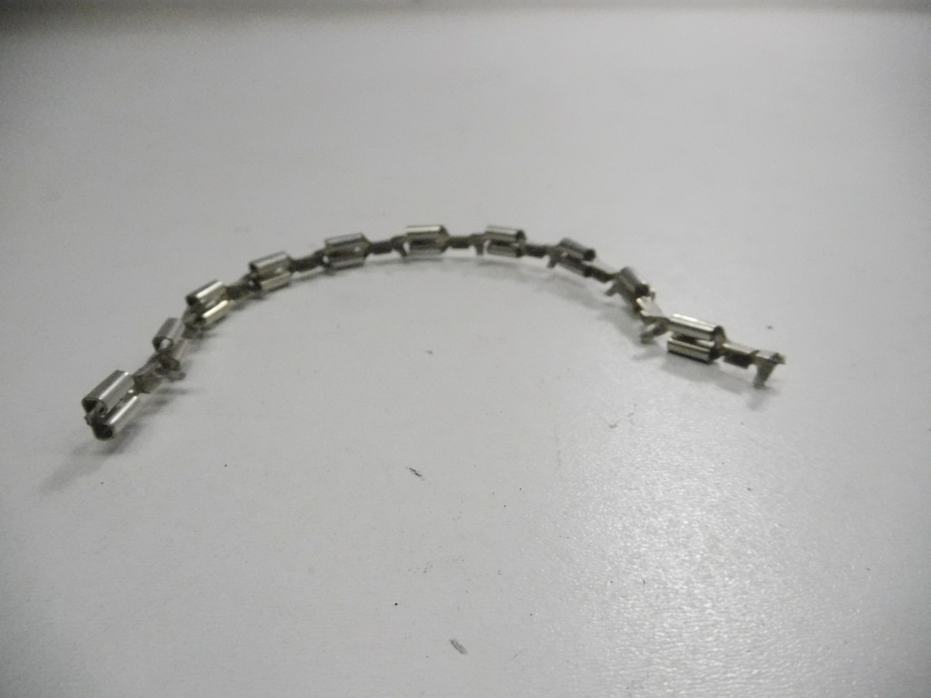 фото №7, Роз'єми електричний renault оригінальний номер 7703097194