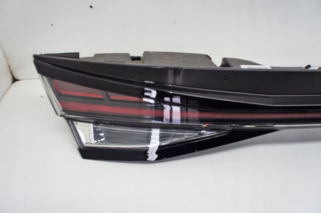 фото №5, Sz087 hyundai elantra vii світло стоп кришки молдинг накладка 92409aa200 sedan