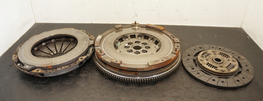 фото №1, Сцепление колесо двухмассовый fiat 500x jeep renegade 1,0t 46343150 463525160